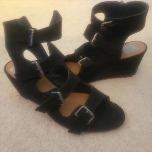 DV Black Buckle Wedges